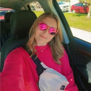 Meet your Posher, Lauren